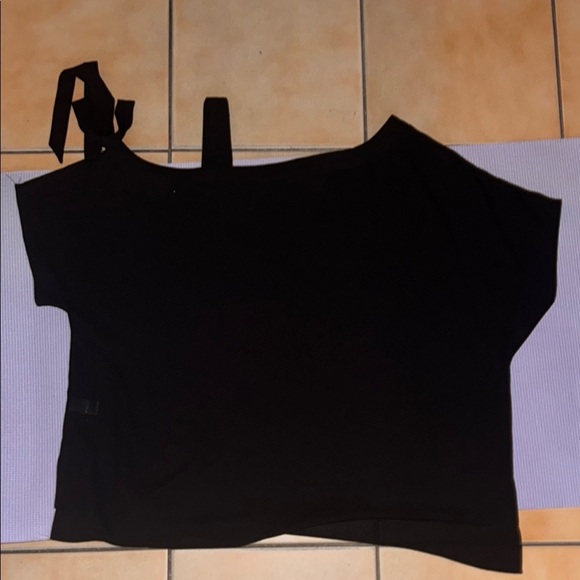 1. State Black Asymmetrical Tie Front Sleeveless Blouse 135 - Picture 6 of 9